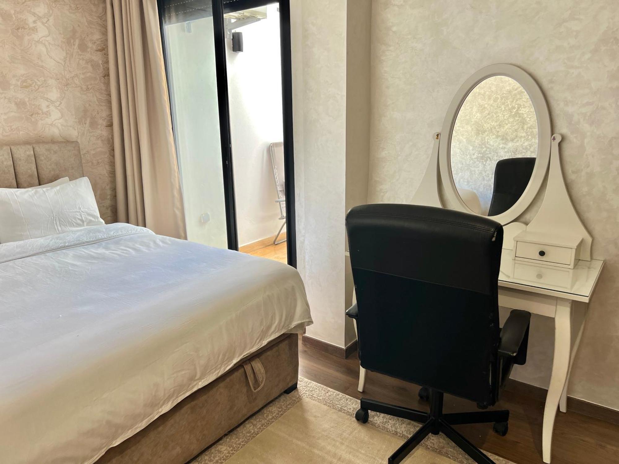 Luxe A Bourgogne 10 Min A Pied De La Corniche Apartment
